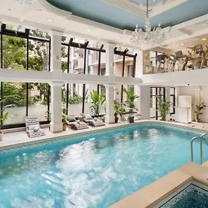 Queen's Court & Otel Budapeşte